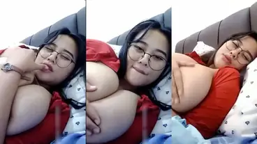 Acha Tobrut Baju Merah Mendesah Sempit Basah poster